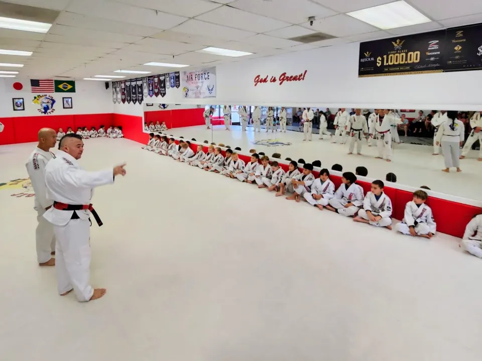 The head coach introducing himself to the kids class at Darcio Lira BJJ
